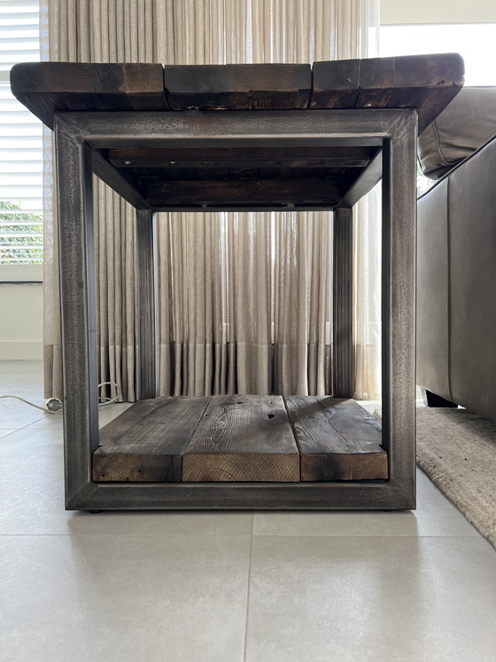 Image 1 of Axel Beistelltisch von Timothy Oulton