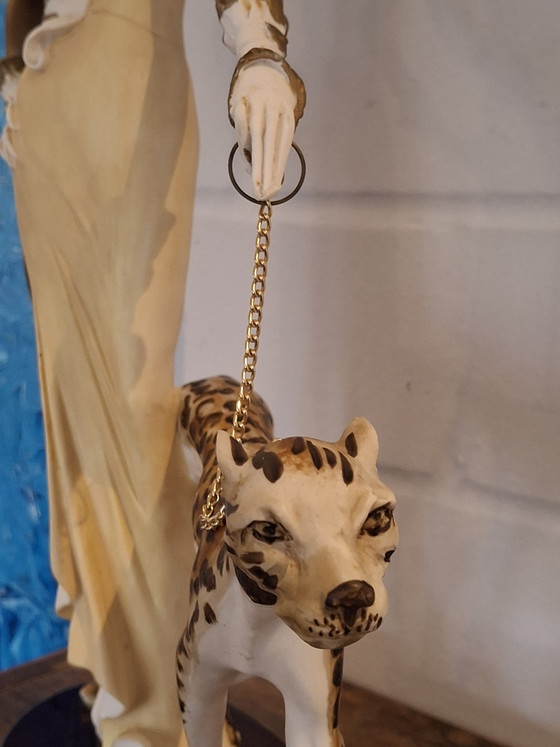 Image 1 of “Escultura Art Déco 'Dama con Leopardo' – A. Santini, Italia (Firmada y con etiqueta)”