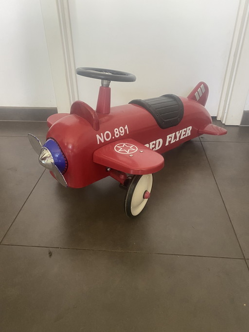Aereo cavalcabile in stile retrò