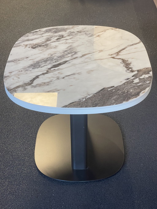 Leolux Toveri ceramic coffee table