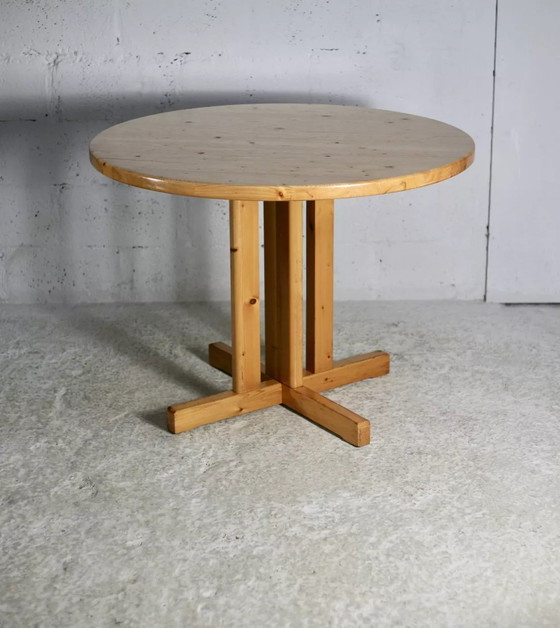 Image 1 of Charlotte Perriand (Sélection de) pour Les Arcs, Table en Pin, France, Circa 1960