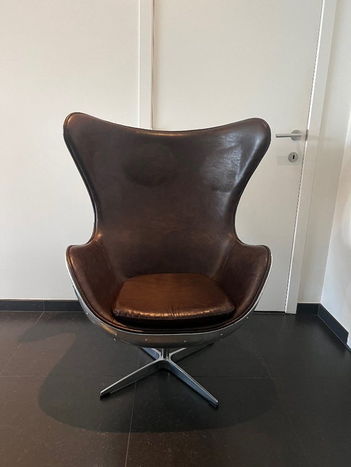 Aviator Egg Chair brown: unique eye-catcher!!!