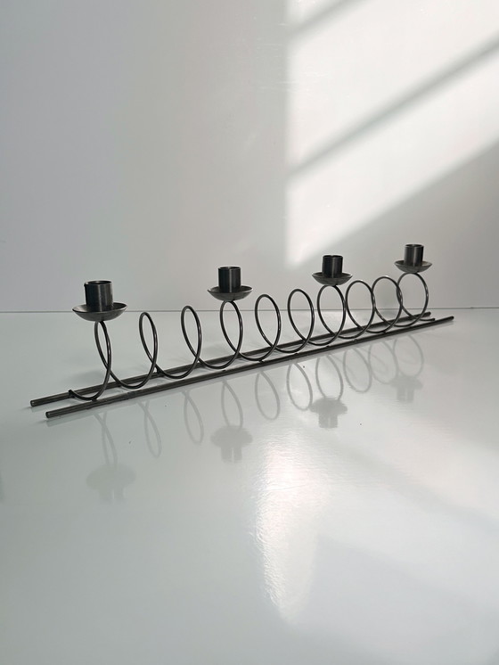 Image 1 of Portacandele in metallo grande, a spirale nera, vintage, anni '80, '90, Memphis, Milano, postmoderno, portacandele