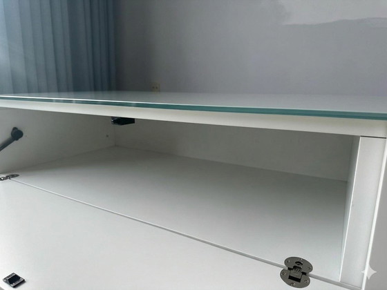 Image 1 of Elegante mobile porta TV Pass di Molteni & C – Design minimalista e finiture di alta qualità