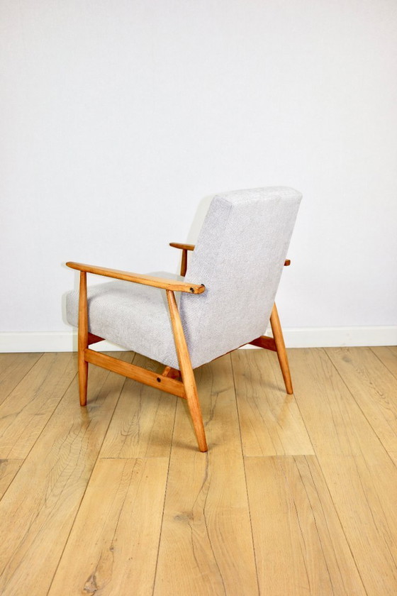 Image 1 of Sillón 'Lis', década de 1970, madera clara color beige, diseño de Henryk Lis.