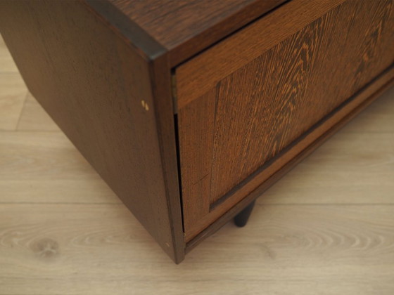 Armadio contenitore danese impiallacciato rovere su gambe angolate, moderno scandinavo anni '70 (photo 11 of 13)