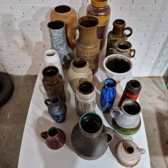 Image 1 of Collezione di 18 vasi d'epoca della Germania occidentale