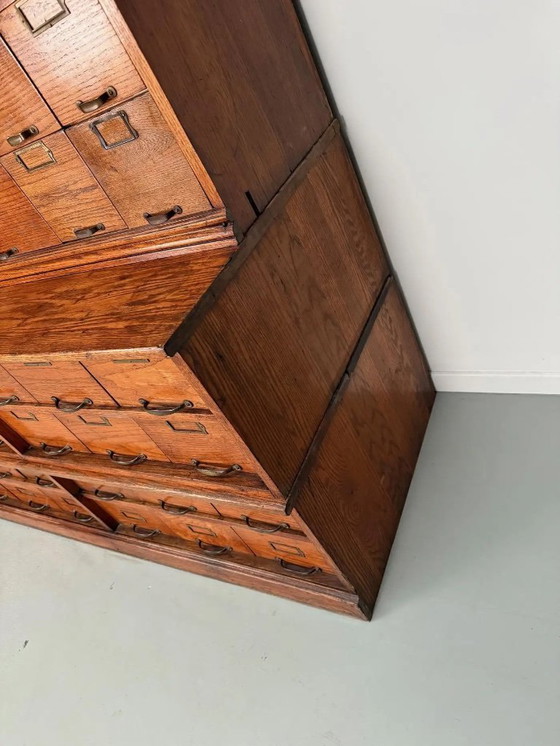 Image 1 of Sehr großer antiker amerikanischer Eichenholzschrank / Apothekerschrank, ca. 1900