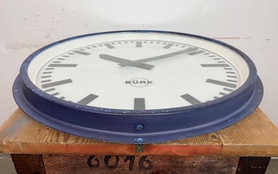 Image 1 of Grote blauwe Duitse industriële fabriekswandklok van Burk, jaren 60