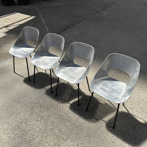 Image 1 of Set van 4 Tulip-stoelen van Pierre Guariche