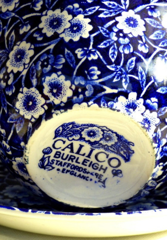 Image 1 of Set mit 8 Tassen und Untertassen + Teekanne Calico Burleigh Kobaltblau