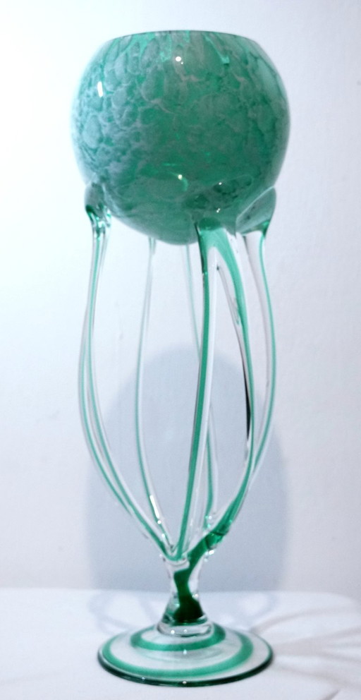 Calice monumentale in vetro soffiato a mano da 42 cm di Makora Krosno – Design marmorizzato color smeraldo