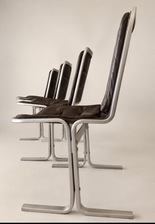 Raro set di 4 sedie da pranzo di Eric Sigfrid Persson — Svezia, anni '70 – eetkamerstoelen, Aluminium, Leather