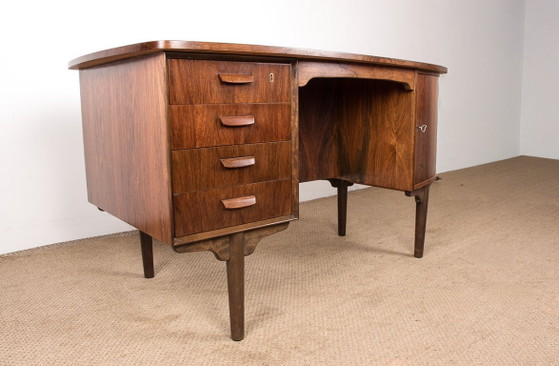 Image 1 of Bureau Danois ovale en palissandre par Gunni Omann 1960.