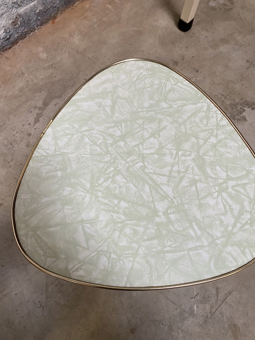 Table d'appoint en formica verte