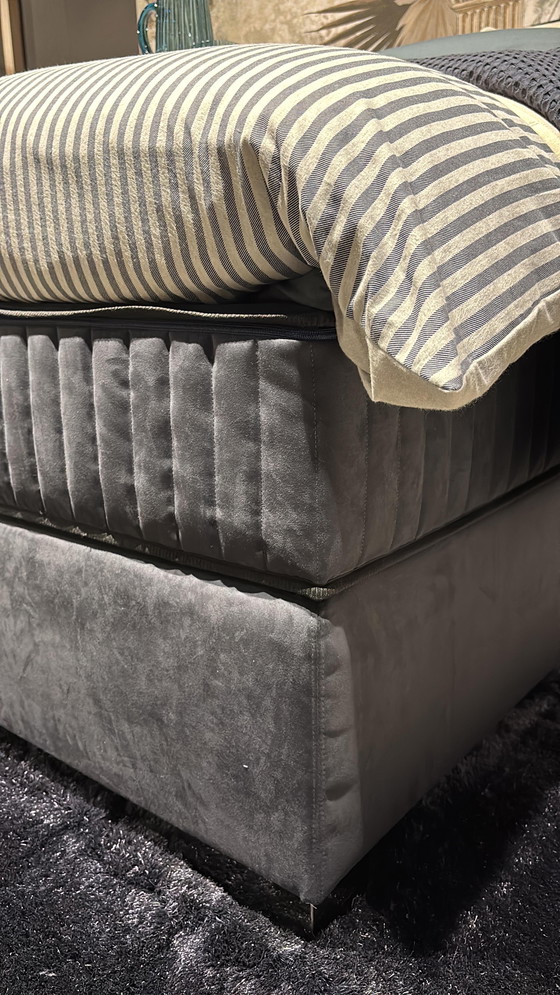 Image 1 of Somier Rosvik