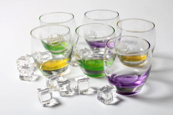 Lot de 6 verres à jus Amita vintage / Jaune, vert et violet / Grèce / Années 2000 – Amita Juice (photo 4 of 5)