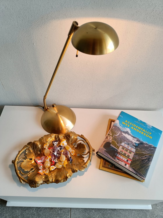 Image 1 of Italiaanse messing bureaulamp met verstelbare kap, minimalistisch design, jaren 80/90