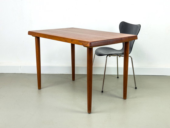 Image 1 of Kleine teakhouten bureau- of eettafel van Niels Bach, 1960S