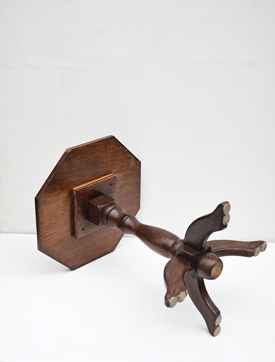 Image 1 of Vintage eiken bijzettafel, donker eiken achthoekige tafel, klassiek accent of plantenstandaard.