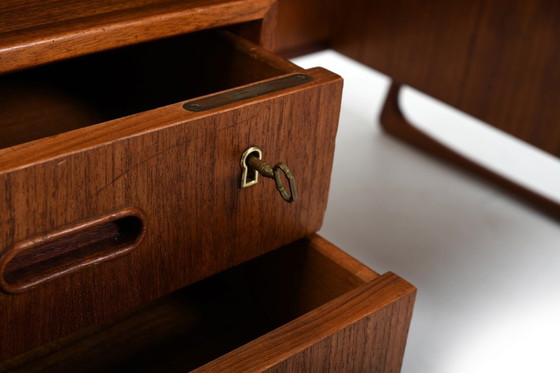 Image 1 of Svend Åge Madsen Kufenschreibtisch aus Teakholz 1960er Jahre