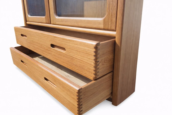 Image 1 of Vintage Dyrlund vitrinekast, massief teakhout, Denemarken, jaren 70