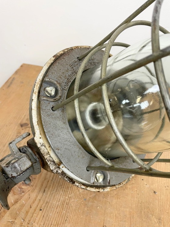 Image 1 of Suspension industrielle en fonte, années 1960