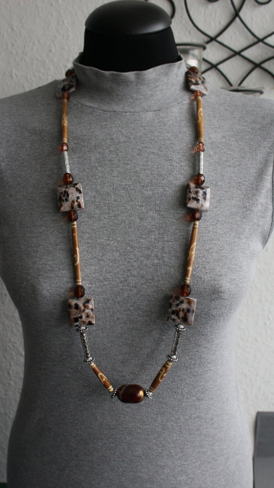 Image 1 of Handgemaakte statementketting met grote blokken in luipaardprint – gegarandeerd een blikvanger.