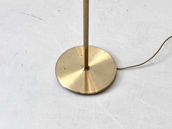 Image 1 of Lampadaire élégant en laiton avec abat-jour en tissu, années 1990