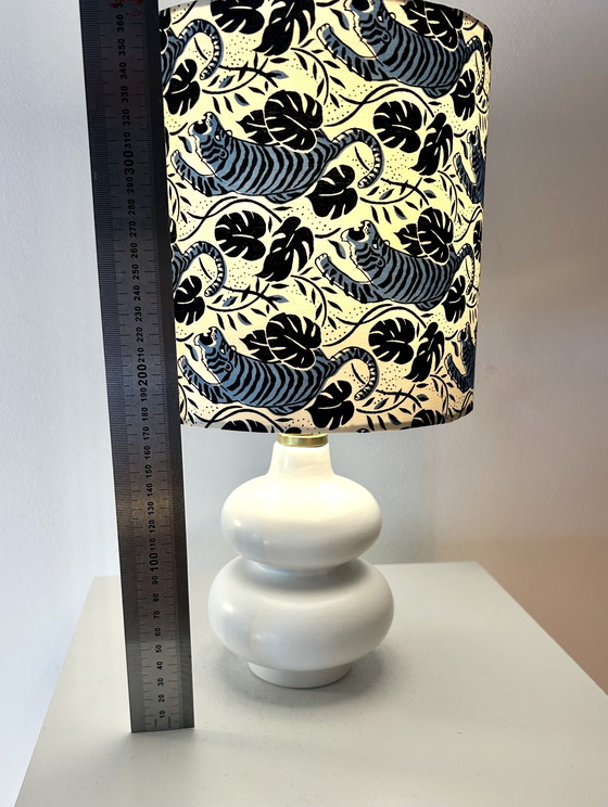 Image 1 of Lampe de table sans fil avec abat-jour en tissu à motif tigre japonais