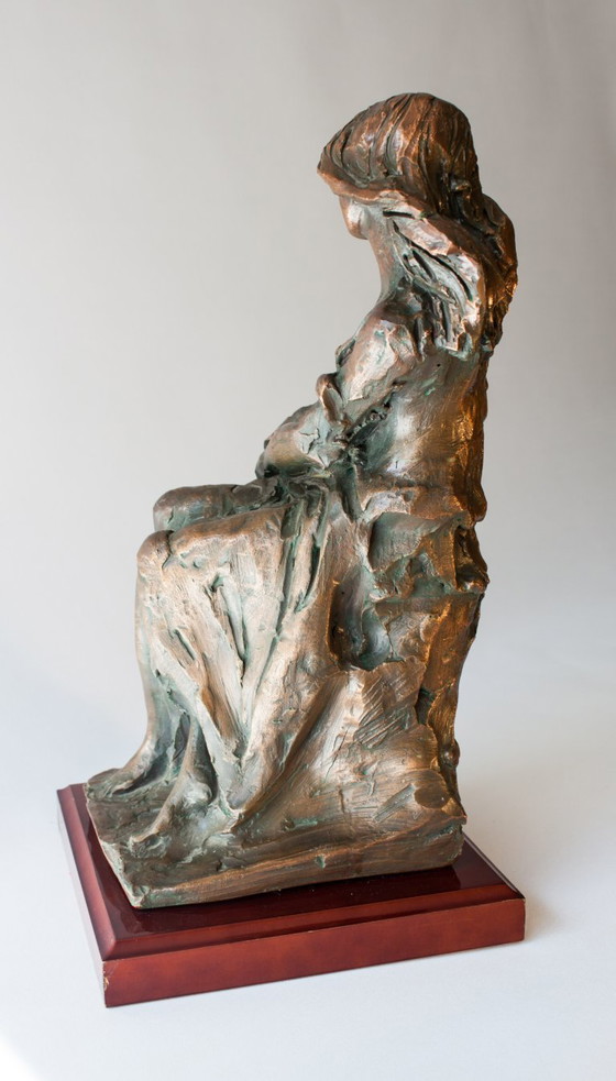 Image 1 of Beeld van een vrouw. Vrouwensculptuur. Sculptuur van Pau Marcell. Vrouwensculptuur. Verzamelobject. Decoratief object.