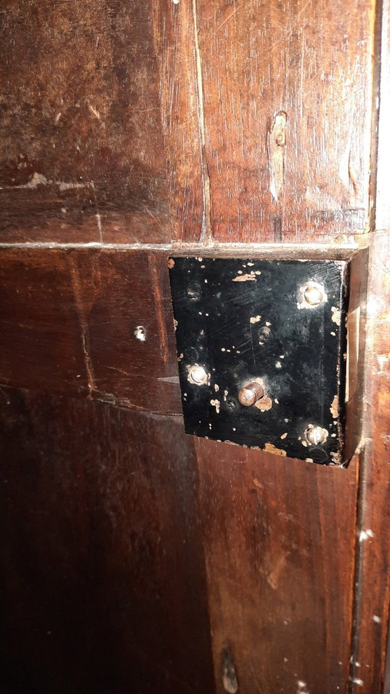 Image 1 of Mobile antico in noce a 2 ante