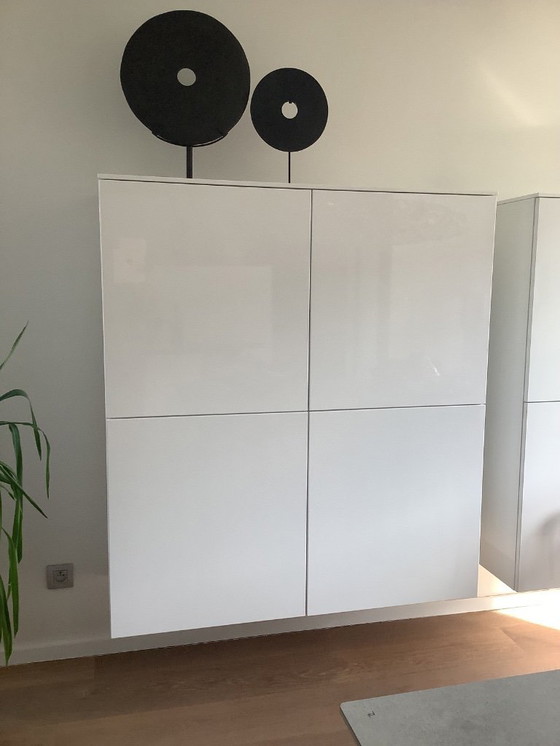 Image 1 of 2 armoires murales brand karat high-gloss