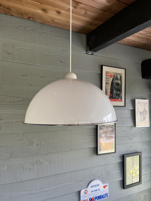 Grande suspension blanche vintage de style futuriste, inspirée par iGuzzini.
