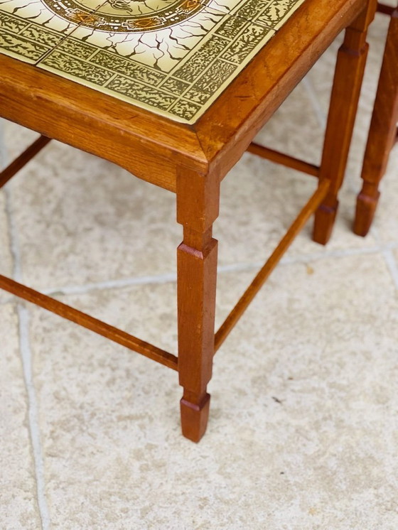 Image 1 of Set di 3 tavolini da caffè impilabili in teak e ceramica, Danimarca, 1960