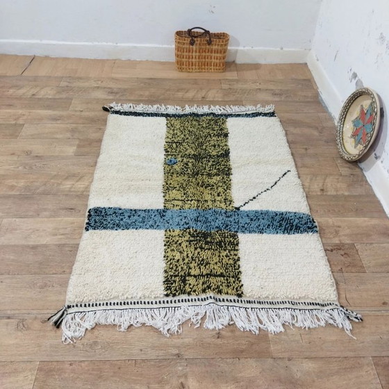 Image 1 of Tapis en laine fait main – Style moderne vert olive et bleu (150 × 113 cm)