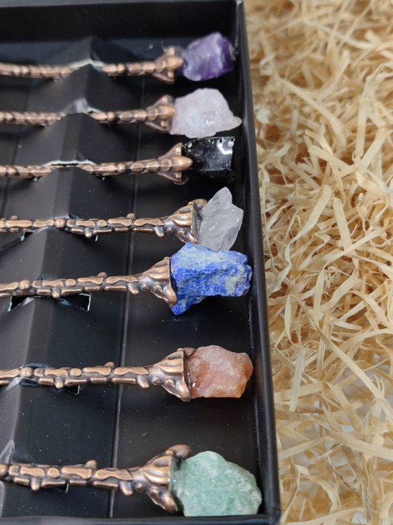 Image 1 of 7 cucharillas pequeñas con piedras esotéricas