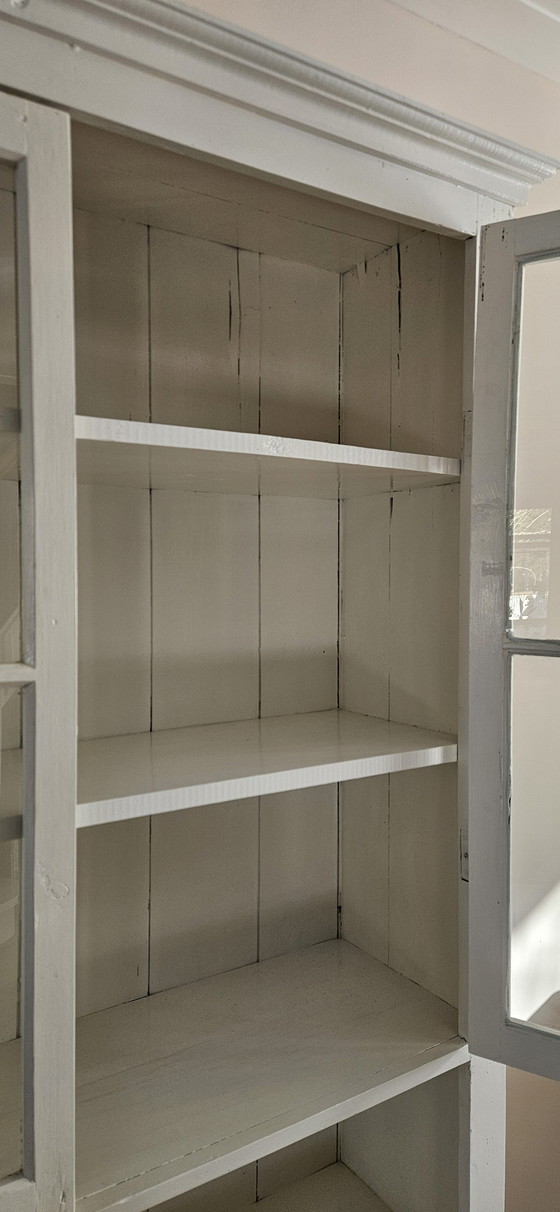 Image 1 of White shop cabinet