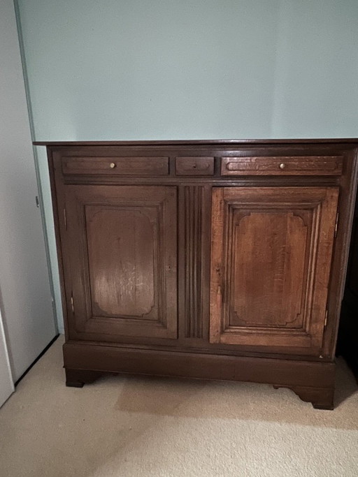 Niedriger Louis Philippe Eichenschrank