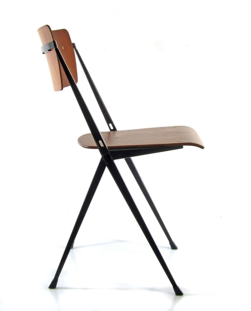 Chaise „Pyramid“ de Wim Rietveld – Design original de 1959 pour Ahrend de Cirkel