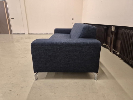 Image 1 of Montel Romero – 3-Sitzer-Sofa – Blau – Stoff – Hocker – Design