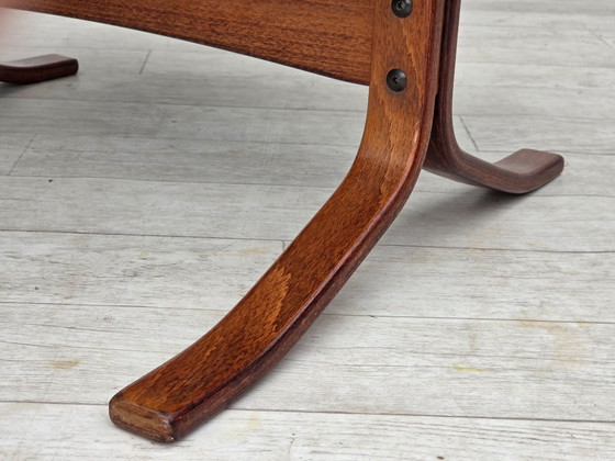 Image 1 of Poltrona norvegese degli anni '70 di Jon Hjortdal, pelle per mobili, legno curvato, tela.