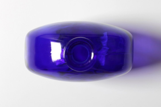 Image 1 of Zeldzame vintage kobaltblauwe karaf / Glazen fles uit het midden van de 20e eeuw met kurk / Ruda Glasbruk / Zweden / jaren 70