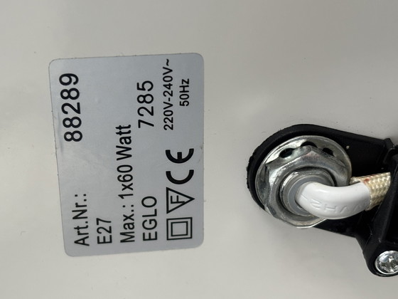 Image 1 of Eglo Leuchten XL Egg lamp vloer-/tafellamp in wit opalineglas met zwarte lijnen