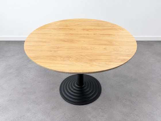 Tavolo da pranzo di design rotondo Rovere & Nero (Ø 120 cm) – Tavoli da pranzo, Metallo, Legno (photo 3 of 6)