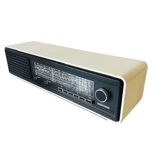 Radio Grundig RF 420 blanca de mediados de siglo, FM, onda media, onda larga y entrada de radio de los años 70.
