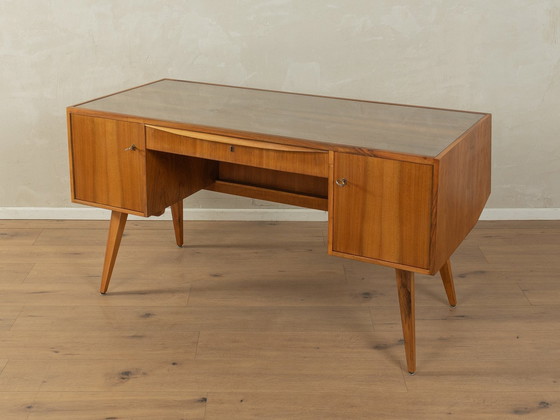 Image 1 of Bureau indépendant des années 1950