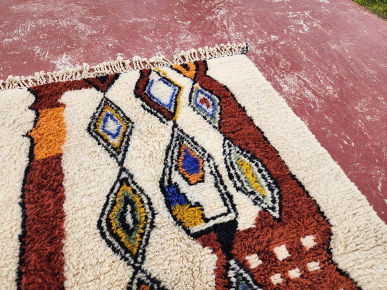 Image 1 of Vintage Beni Ouarain tapijt 244x150 cm – Handgemaakt Marokkaans wollen tapijt – Kleurrijk Berbers tribal design