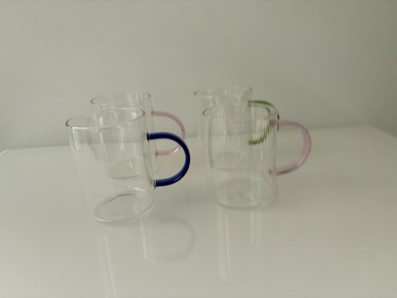 Image 1 of Set aus vier Designerbechern mit farbigen Henkeln