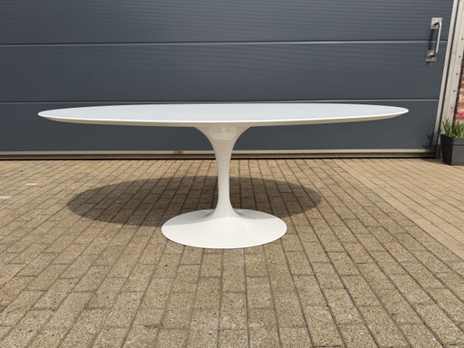 Knoll Tulip oval dining table 198cm White (or Black Phoenix) laminate Eero Saarinen